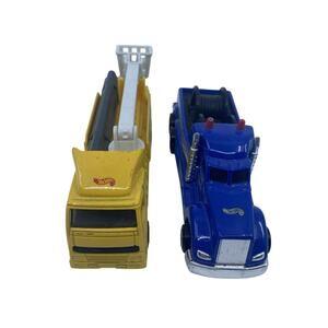 Hot Wheels Haulers Set of 2 Telephone Maintenance Bucket Truck & Cable Truck